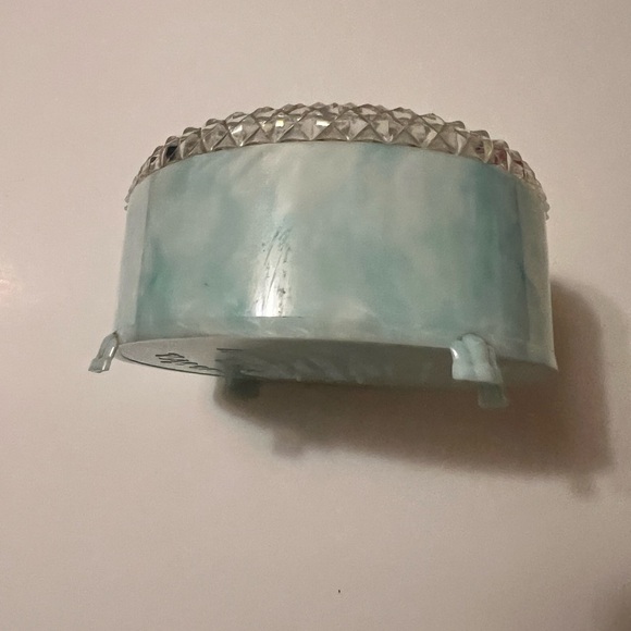 Vintage April Shower De Luxe Dusting Powder Container Only NO POWDER OR PUFF. - Picture 5 of 11